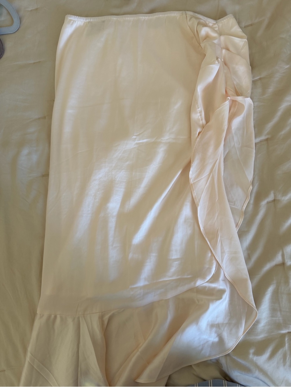 High-Low Ruffle Skirt - Picture 2 of 4